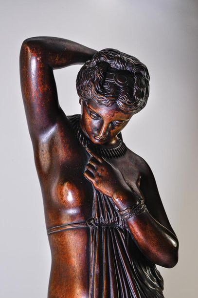 null James PRADIER (1790-1852)
« Phryné » Belle épreuve en bronze a patine brun clair...