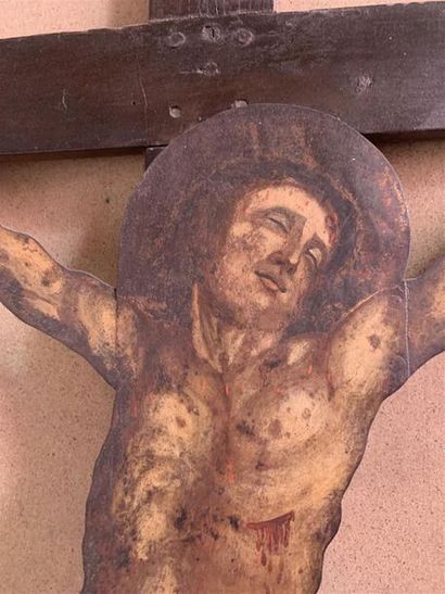 null CHRIST en croix, peinture sur un plaque de métal découpée et rivetée. Croix...