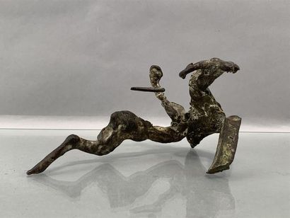 null ARTHUR SPRONCKEN (Attibué à). "Capricorne" Bronze patiné.
 Long: 17 cm.