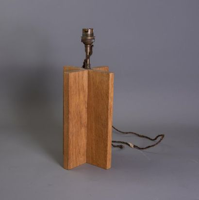 null Jean-Michel FRANK. LAMPE croisillon en bois naturel. Edition des années 50....