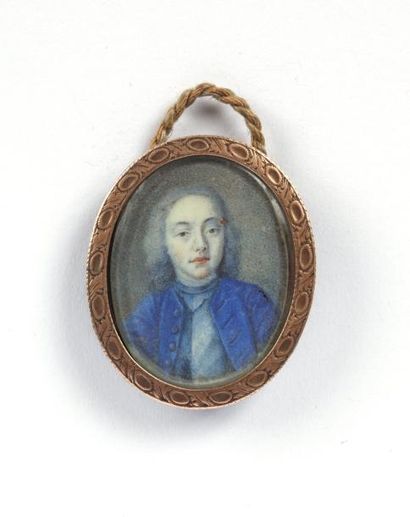 null Homme en armure et veste bleue Miniature sur ivoire, époque XVIIIe siècle 3,2...