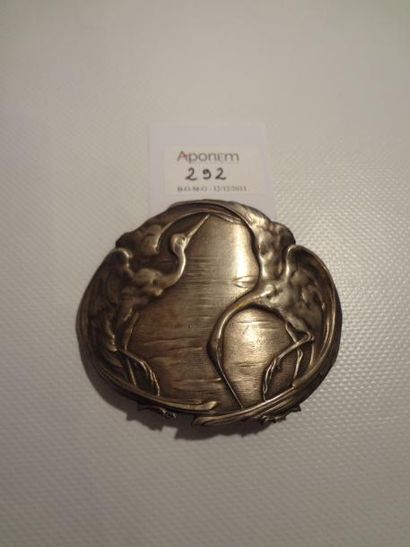 null Boucle de ceinture en métal argenté, décor aux cigognes, 1900
