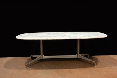 null Charles (1907-1978) & Ray (1912-1988) EAMES. SEGMENTED" model table with marble...