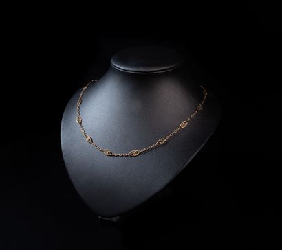 NECKLACE in 18 ct gold with olive stitches....