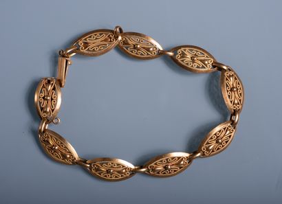 null BRACELET in 18 ct gold with filigree olive chain. In R. P: 18,6 g