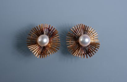 PAIR OF EAR CLIPS in the shape of radiating...