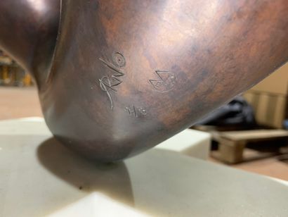 null Arno SEBBAN (né en 1975) " Valseuses" Bronze patiné sur un socle en marbre blanc...