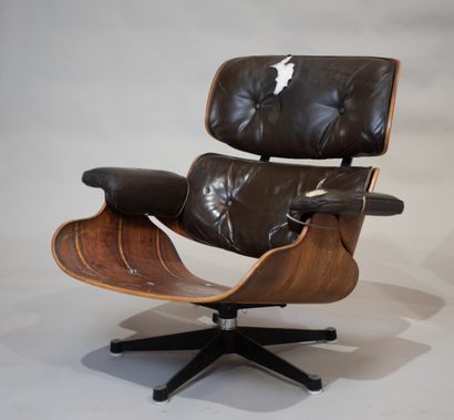 null Charles (1907-1978) & Ray (1912-1988) EAMES 

Fauteuil «Lounge chair» modèle...