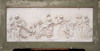 null ECOLE DEBUT XIXe "Le char de Vénus" Grand plâtre en bas relief dans un encadrement...