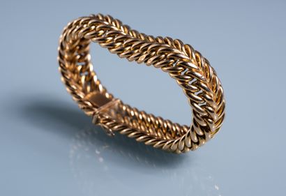 null LARGE BRACELET in 18 ct gold. Safety clasp. in R. P: 41 g