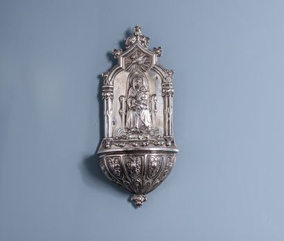 null Silver BENITIER, representing the Virgin and Child in an architectural decoration....