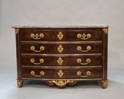 < REGENCE] A rosewood veneered LOUIS XIV COMMODE opening with five drawers on four...
