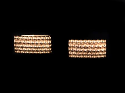 null Pair of 18 ct gold rectangular shaped PUSH BUTTONS with small balls decoration....