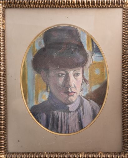 null Jean PUY (1876-1960) "Portrait de femme au chignon" Pastel de format ovale,...