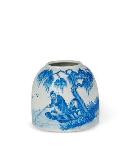 null CHINE - XXe siècle

Rince-pinceau en porcelaine décorée en bleu sous couverte...