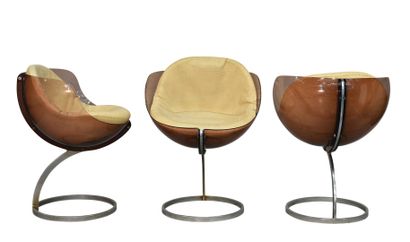 null Boris TABACOFF (1927-1985) Suite de trois sièges modèle "Sphère" à coque moulée...