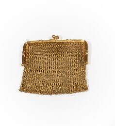 SMALL 18 ct. yellow gold mesh purse, L.XVI...