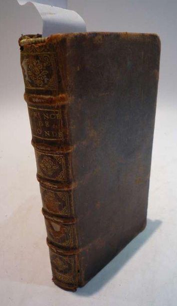 null "Le Prince de Condé" Paris, Guignard, 1775. 1 volume, reliure abîmée