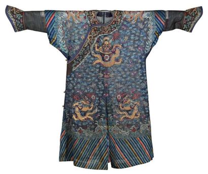 null JIFU OU ROBE DRAGON, Chine, dynastie Qing, XIXème siècle, gaze bleue brodée...