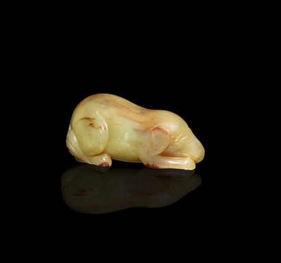 null Jade statue of a reclining animal

China, Song style

L : 6,8 cm