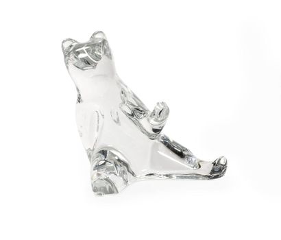 null BACCARAT "Seated bear" SUBJECT in molded crystal signed. 

 H. : 18.5 cm. Chips...