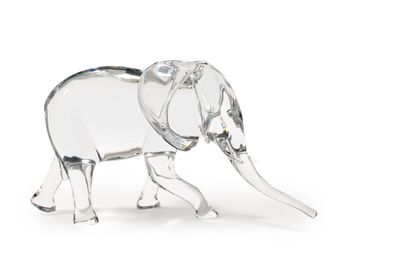 null BACCARAT et Loet, "Elephant" molded crystal SUBJECT signed and stamped under...