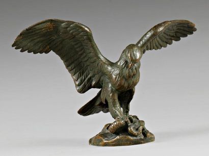Antoine Louis BARYE (1796-1875) "Aigle emportant un serpent" Epreuve en bronze a...