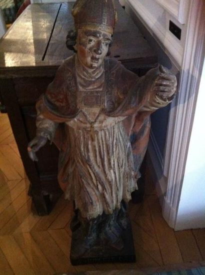 null Statue « St Hubert », en bois polychrome. XIXe siècle. H : 110 cm Accidents...
