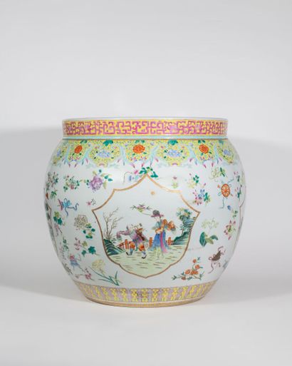 null Jardinière en porcelaine de la Famille Rose 

Chine, dynastie Qing, XIXème siècle

le...
