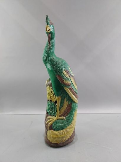 null Statuette de phoenix en porcelaine sancai 

Chine, début XXème siècle 

H. :...