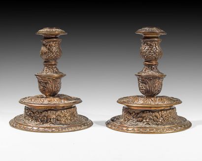 PAIR OF CANDLES in embossed copper

Renaissance...