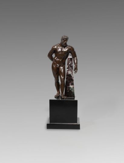 null Italy, 19th century, after the Antique

Hercules Farnese

bronze with light...
