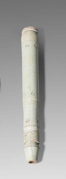null Carved steatite tip

India, 19th century 

9.7 cm (2.5 in.)

(3940)
