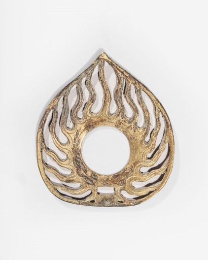 null Mandorle en alliage de cuivre doré

Chine, dans le style Tang 

6 cm

(2066...
