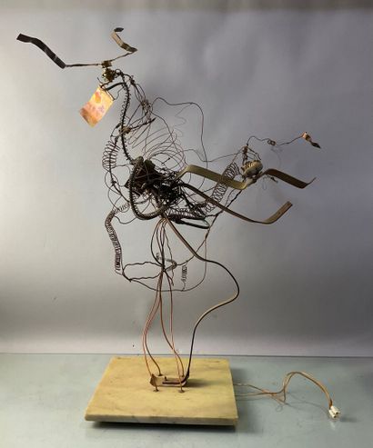 null Olivier MATTEI 

Volatile

Animated sculpture in metal and stone, electrified

signed...