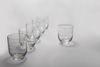 null HERMES
Set of 6 engraved crystal glasses. 
H : 8.5 cm. 
In three boxes 