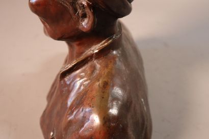 null ÉCOLE VIETNAMIENNE, XXe siècle
Buste de vieille dame en bronze à patine brune
Non...