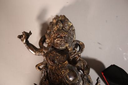 null TIBET, XIXe siècle	
Statuette de Vajrapani féroce en bronze partiellement laqué...