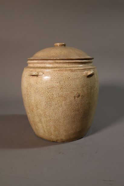 null VIETNAM, Tanhoa, 12th/13th century
Covered pot with four handles in greenish...