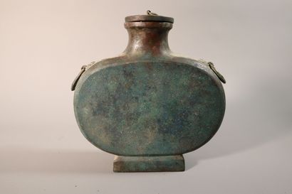 null CHINA, HAN Dynasty (206 BC - 220 AD)
Flask of ""bianhu"" form in bronze with...