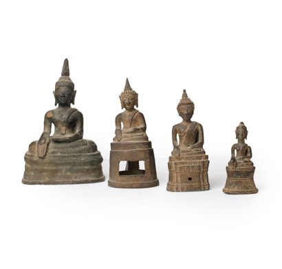 null THAILAND, 17th/18th century
Set of four Maravijaya Buddha statuettes in bronze...