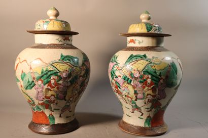 null CHINA, Nanjing, About 1900
Pair of porcelain baluster potiches
with polychrome...