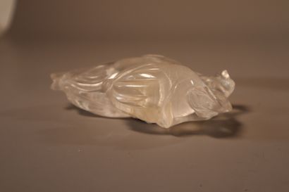 null CHINE, XIXe siècle	
Lave-pinceaux en cristal de roche en forme de deux citrons...