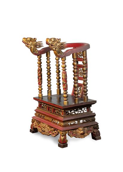 CHINE, Ningpo, XIXe siècle	
Petit trône en...