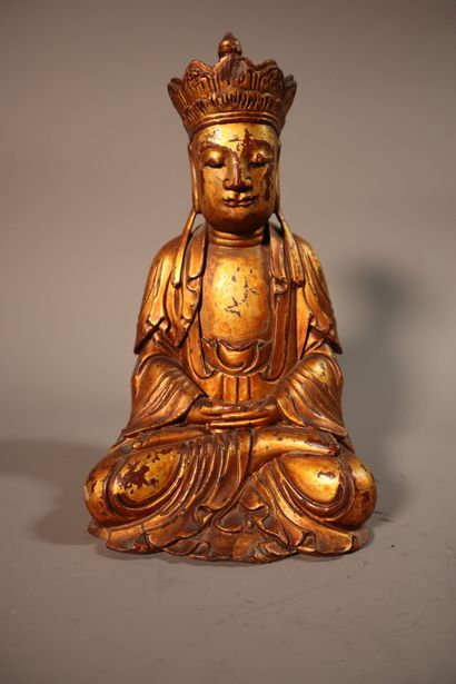 null VIETNAM, XIXe siècle	
Statuette de bouddha en bois laqué or, 
assis en padmasana,...