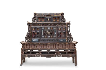 null VIETNAM pour l'Europe - Fin XIXe siècle
Grand autel en bois sculpté, ajouré...