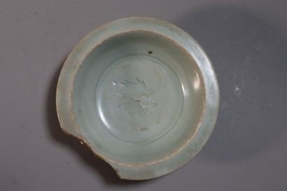 null CHINA, Longquan kilns, SONG Dynasty (960 - 1279)
Set in celadon glazed stoneware...