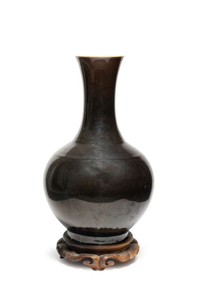CHINE, XIXe siècle	
Vase de forme 