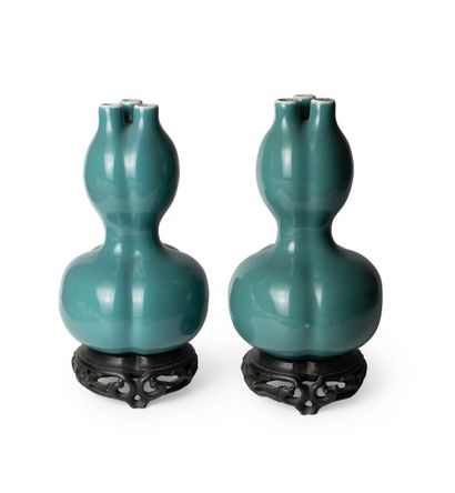 CHINE, XIXe siècle	
Deux vases double-gourdes...