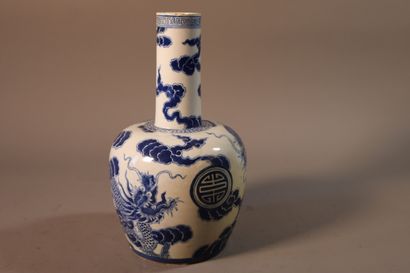 null CHINA FOR VIETNAM, 19th century
Bottle-shaped porcelain vase 
decorated in underglaze...